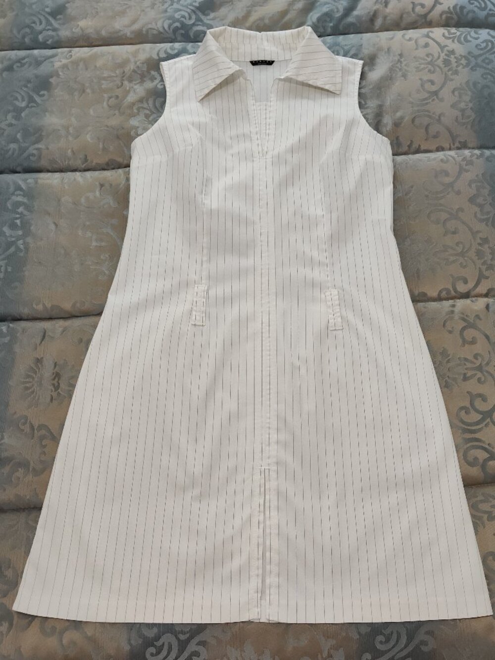 Sisely made in Italy white & black pinstripe shift dress, EUC, size L